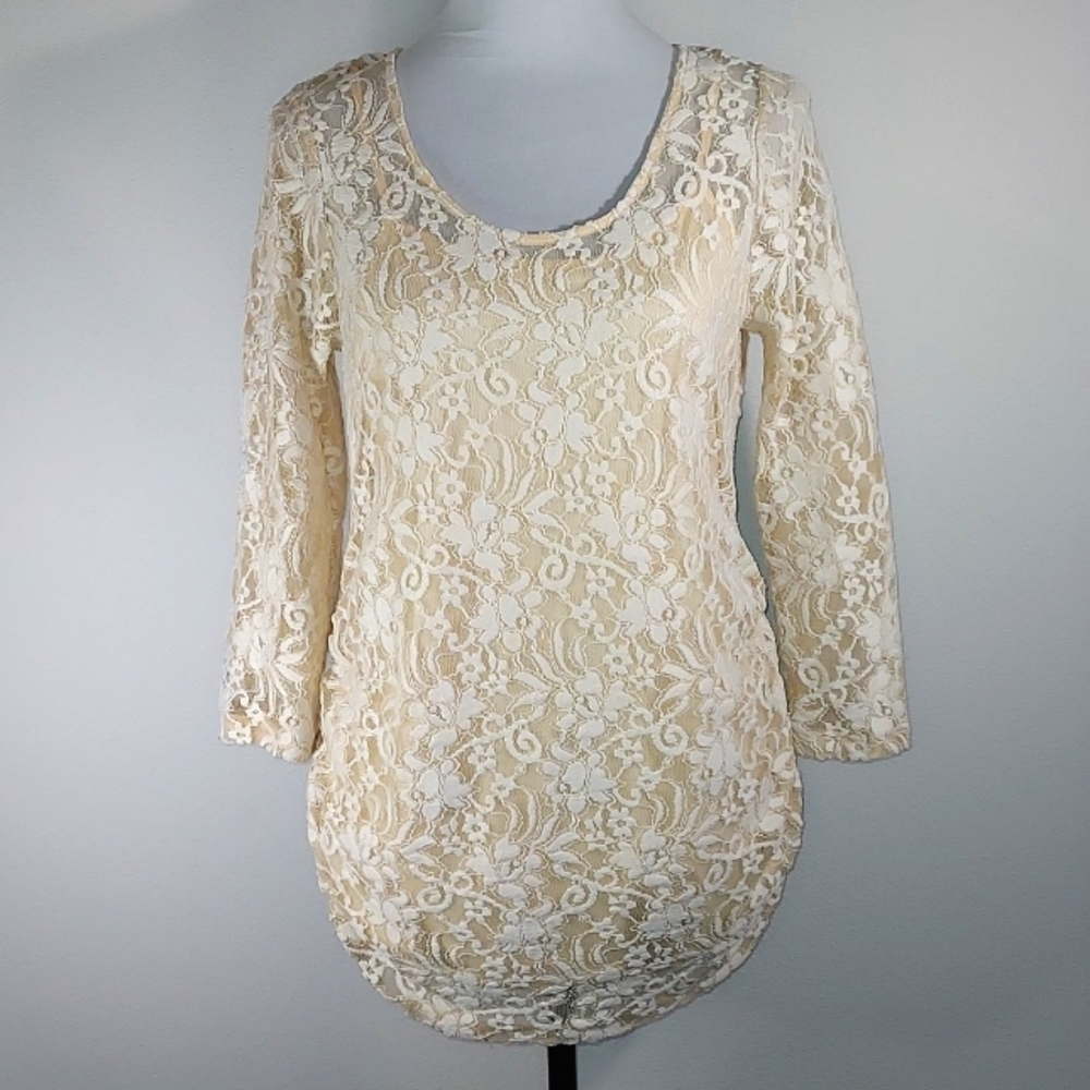 Jessica Simpson Cream Lace 3/4 Sleeve Scoop Neck Maternity Blouse Size Small